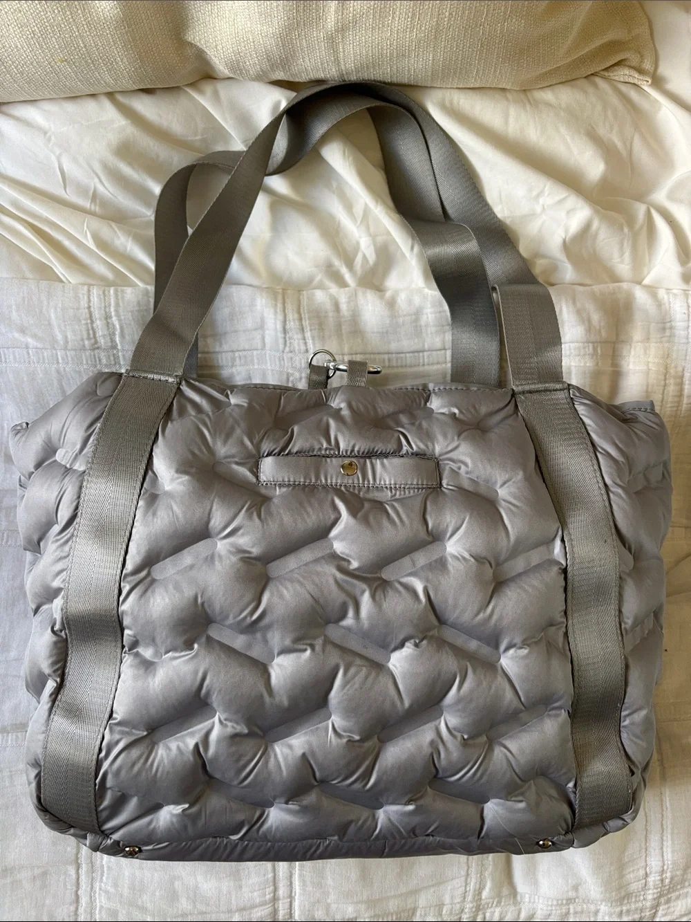 Quilted Tote Bag in Light Gray with Diagonal Zip - Women's Shoulder Tote